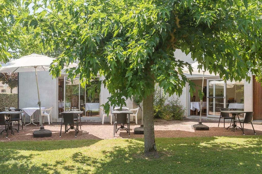Hotel Les Platanes Etauliers Exterior foto